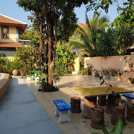Arerayah Beach Resort Пранбури Экстерьер фото